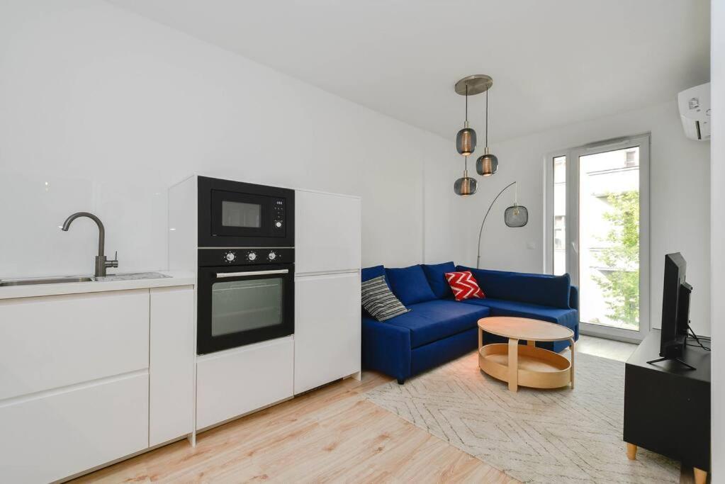New Modern Apartment In City Center Bratislava Bagian luar foto